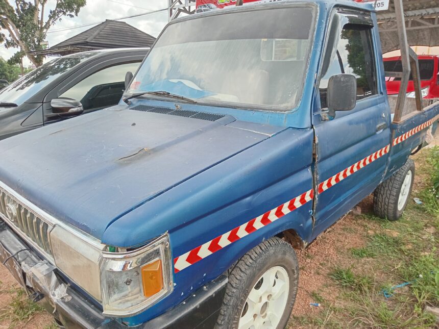 Kijang Pick-Up: Mengapa Masih Diminati Oleh Kebanyakan Petani Sawit Kalimantan?